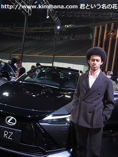 ���N�T�X�̒j�����f��